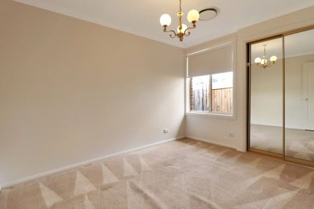 Stunning 4 Bedroom House Offering Convenience And Lifestyle - Photo 4