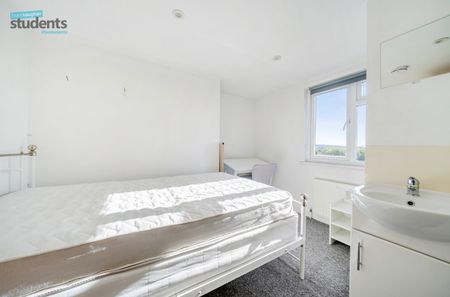 6 bedroom terraced house to rent - Photo 4