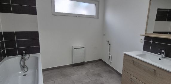 Location Appartement 2 pièces 57m² VERLINGHEM 59237 - Photo 2