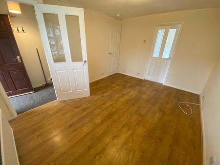 2 bedroom semi-detached house to rent - Photo 5