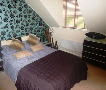 PETERBOROUGH - Photo 3