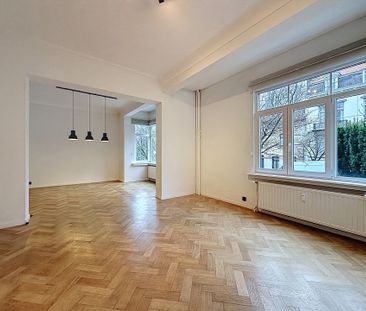 Gelijkvloerse verdieping met één slaapkamer in Ixelles - Foto 5