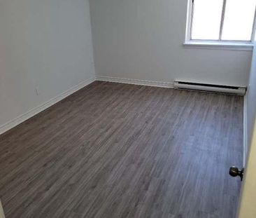 Très Bel Appartement 4 1/2 DDO à Louer - Boulevard des Sources - Photo 1