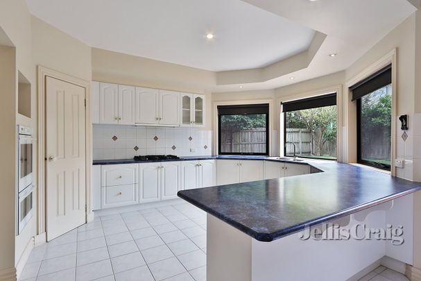 6 Knightsbridge Court, Glen Waverley - Photo 1