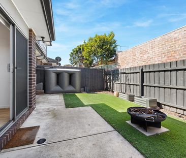 Bright and private! - Photo 5