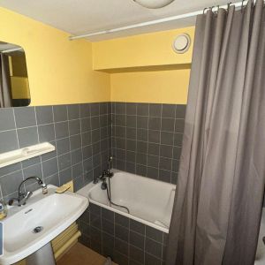 Location Appartement 1 pièce 21m² BOURG EN BRESSE 01000 - Photo 2