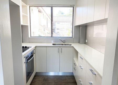 Looking for space and a great location? - Photo 4