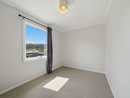 Neat and Comfortable Three-Bedroom Home in Risdon Vale - Photo 4