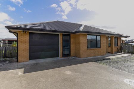 Modern on Mavora Court! - Photo 3