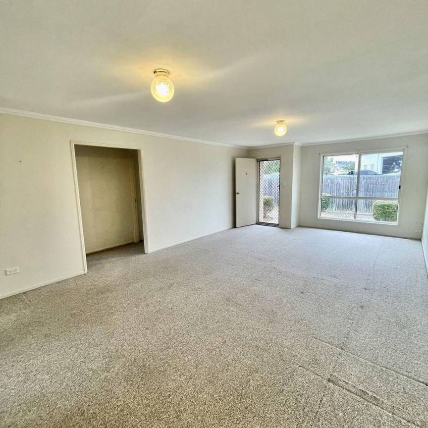 Modern 2 Bedroom Unit - Photo 1