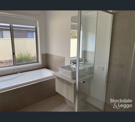7 Edinburgh Court, Shepparton, Vic 3630 - Photo 5