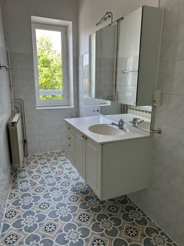 Location Appartement 4 pièces 83m² LAVARDAC 47230 - Photo 3