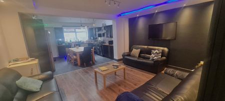 7 Bed - 5 Brudenell Grove, Hyde Park, Leeds - LS6 1HP - Student - Photo 5