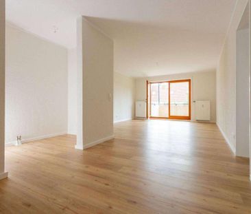 "2-Zimmer-Erdgeschosswohnung wird hochwertig saniert - mit Balkon u... - Foto 1