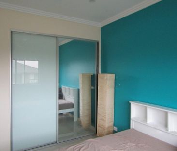 Stunning 5-Bedroom Family Home!! - Photo 5