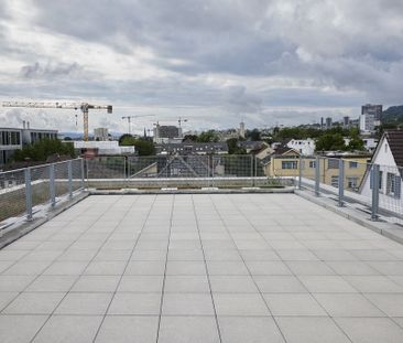 Rent a 2 ½ rooms apartment in Zürich - Photo 2