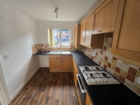 3 bedroom end of terrace house to rent - Photo 3