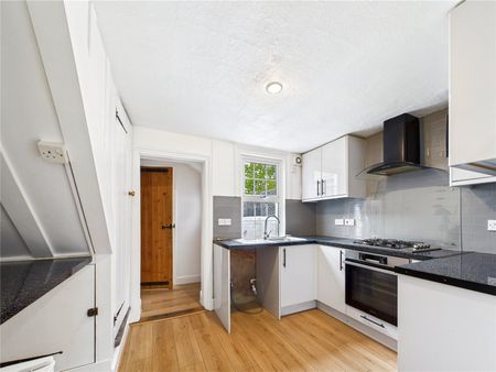 Arbour Lane, Chelmsford, Essex, CM1 7RG - Photo 5