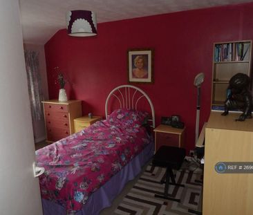 3 bedroom semi-detached house to rent - Photo 6