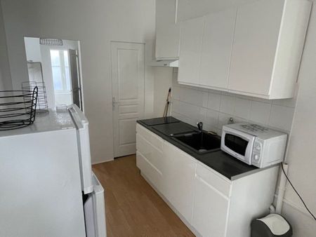 TYPE 2MEUBLE EN CENTRE VILLE - Photo 5