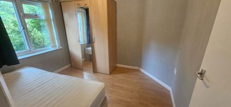 2 Bed - 24 Stanmore Grove, Burley, Leeds - LS4 2RJ - Student - Photo 2