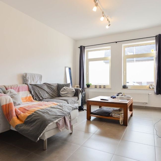 Appartement te huur in Velzeke-Ruddershove voor € 795 met 2 slaapkamers - Photo 1
