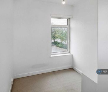 2 bedroom semi-detached house to rent - Photo 3
