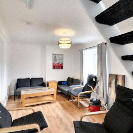 1 bedroom in a house share to rent - Photo 3