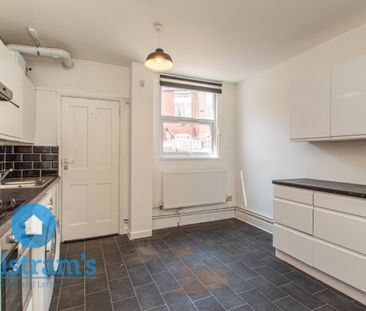 4 bed Mid Terraced House for Rent - Photo 3