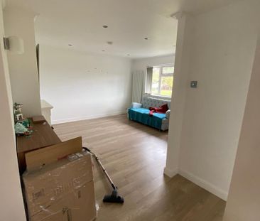 1 bedroom in a flat share to rent - Photo 1