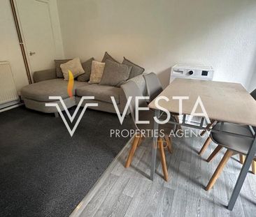 4 bedroom semi-detached house to rent - Photo 2