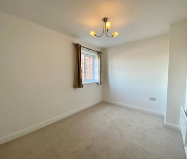 2 bedroom Flat To Let - Photo 3