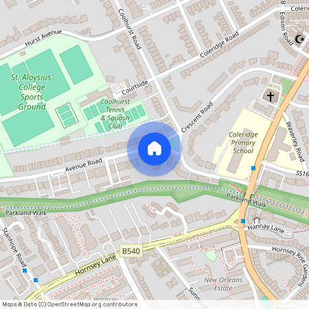 Modern 2 Bed, 2 Bath Apartment with Balcony, Gym & Parking N6 5DS Highgate, London