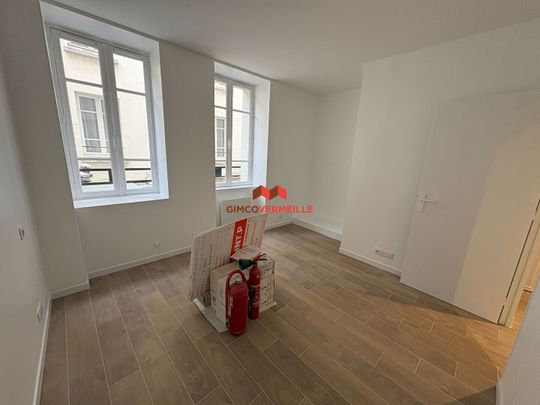 VERSAILLES - Photo 1