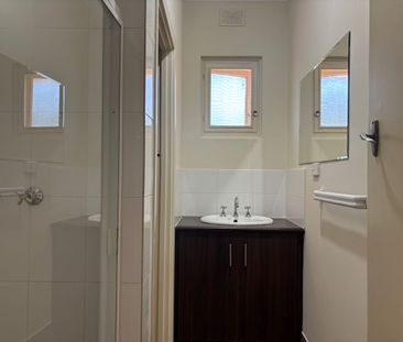 2 bedroom unit WITH 2 bathrooms - you don't see that very often! - Photo 5