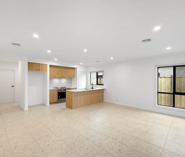 15 Salters Street, Thornhill Park, Vic 3335 - Photo 4