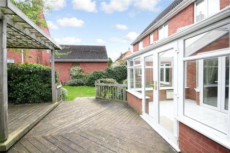 5 bedroom detached house to rent - Photo 2