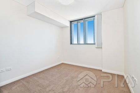 Spacious & Modern 3 Bedroom Apartment On Level 7. Don't Miss Out! - Photo 4