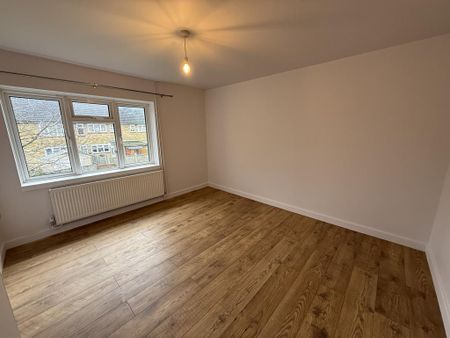 2 bedroom maisonette to rent - Photo 4