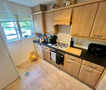 1 bedroom in a house share to rent - Photo 3
