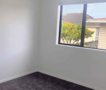 Brand New 3 Bedroom in Mt Wellington - Photo 4