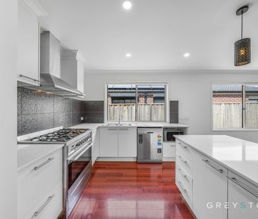 79 City Vista Court, Fraser Rise, Vic 3336 - Photo 2