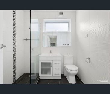 Your Private Oasis in the Heart of Elsternwick - Photo 5
