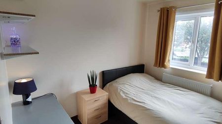 Dunkirk Student: Bedroom Modern - Brailsford Road, NG7 - Photo 3