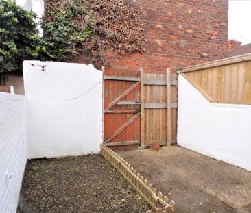 2 Bedroom Terraced House To Rent - Photo 6