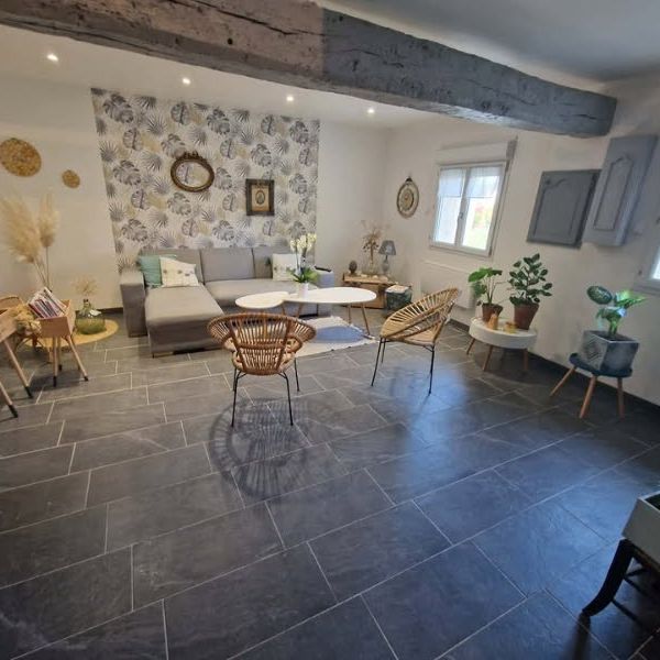 Maison d'habitation - Photo 1