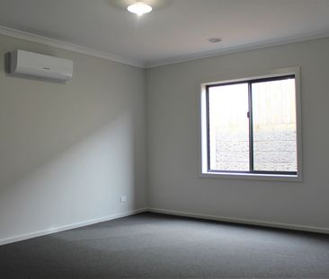 LUXURIOUS FAMILY HOME!!! - Photo 3
