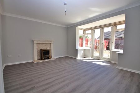 4 bedroom detached house to rent - Photo 2