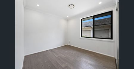 Modern Three-Bedroom Villa in Prime Girraween Location - Photo 5