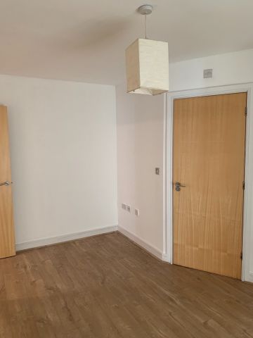2 Bed Flat, Highfield Close, SE13 - Photo 3